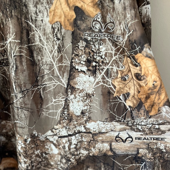 ✨ Realtree Long Sleeve - Picture 6 of 7